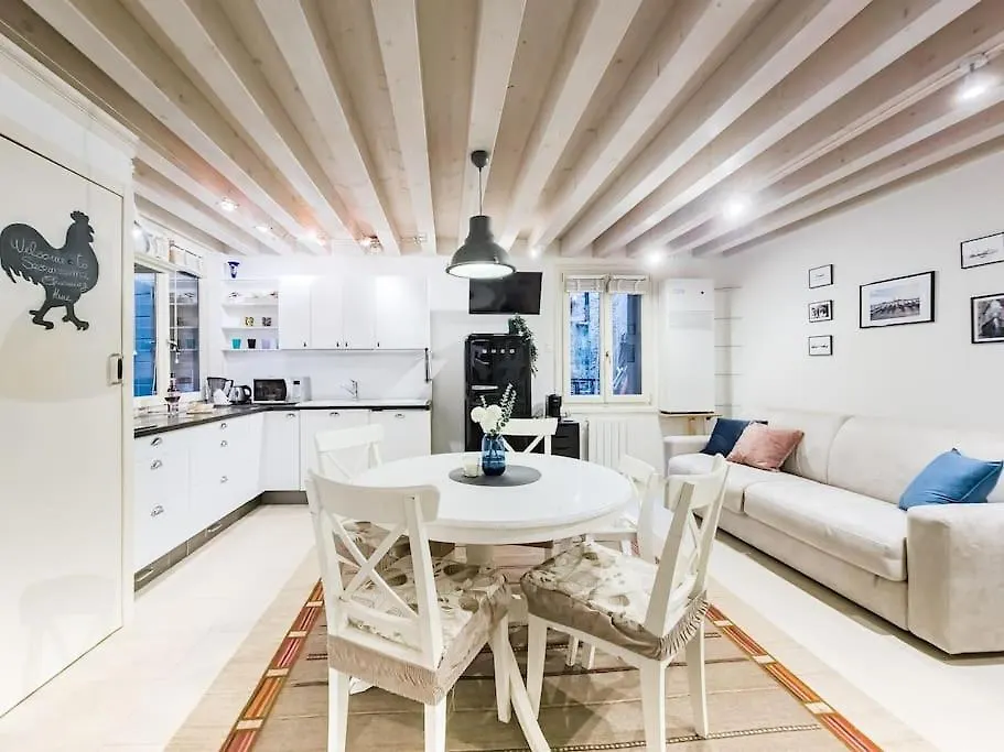 Serenissima Charming Home - In The Heart Of Venice Apartment