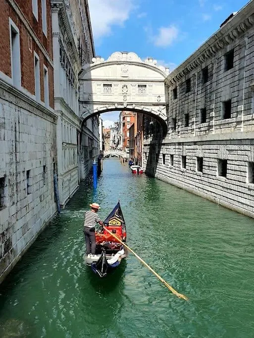 Apartment Serenissima Charming Home - In The Heart Of Venice